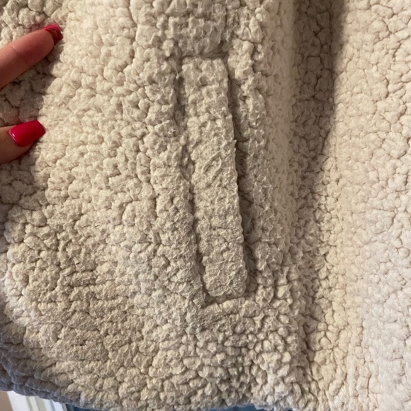 The North Face reversible Sherpa lined puffer vest - Picture 5 of 8